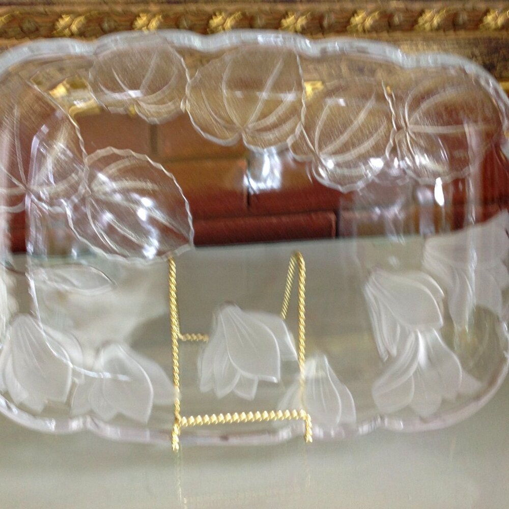 Mikasa Clear Large Platter Glass Tone on Tone Leaf & Flower Design